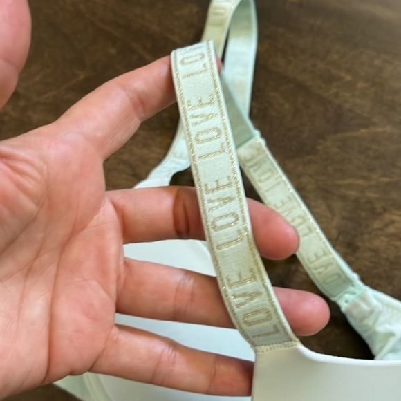 Victoria’s Secret Body wing lining corps signature straps bra Sz-34A - Picture 10 of 10